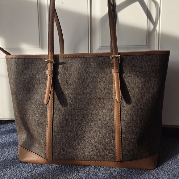 Michael Kors Large Jet Set Tote Bag - Picture 6 of 12